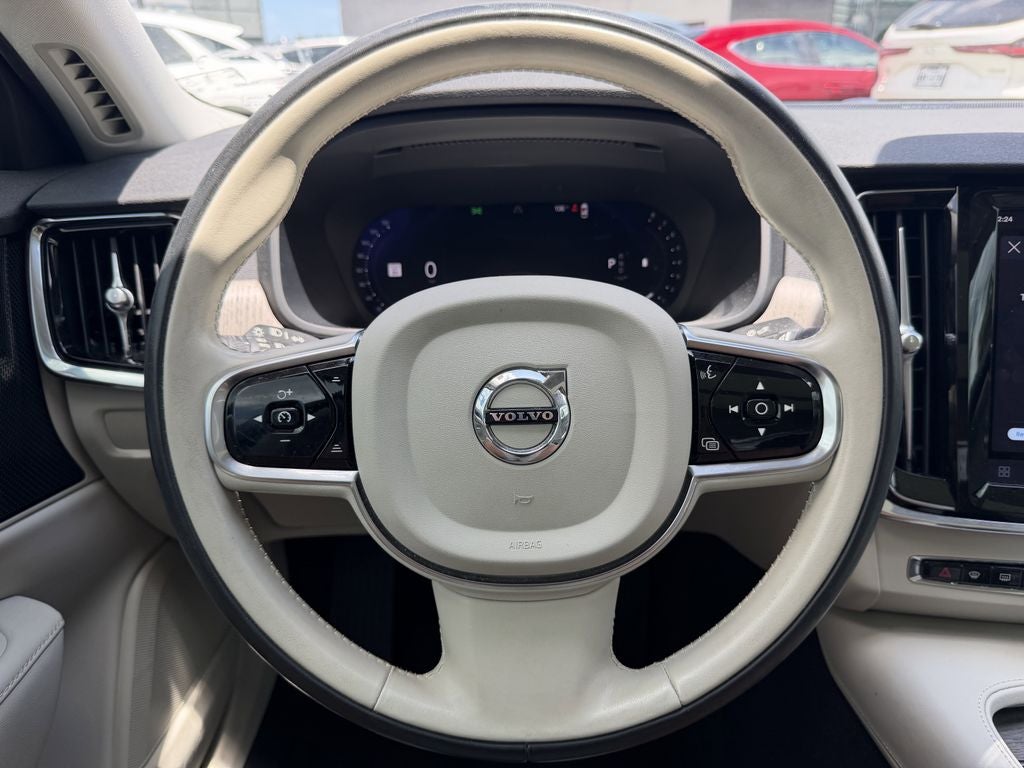 2023 Volvo S90 B6 Plus