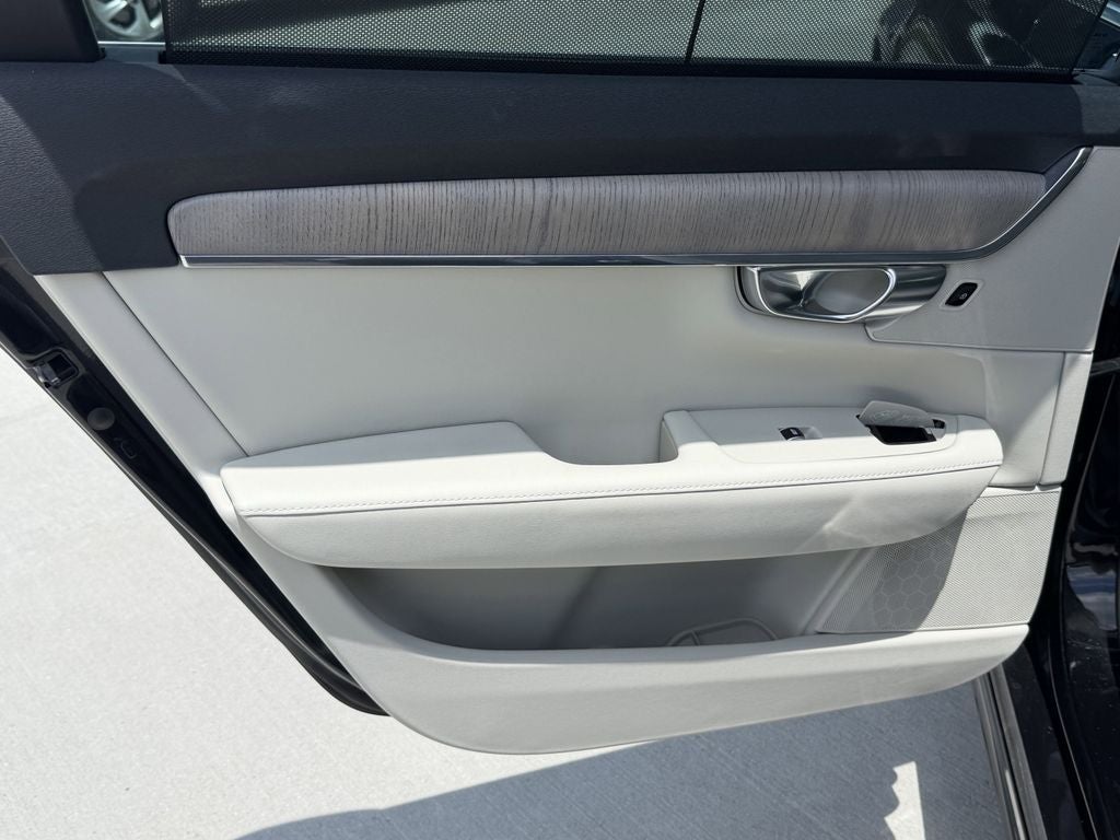 2023 Volvo S90 B6 Plus