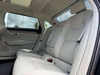 2023 Volvo S90 B6 Plus