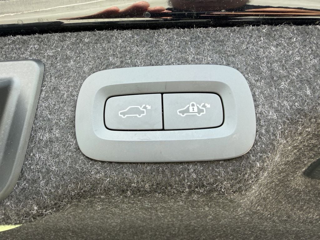 2023 Volvo S90 B6 Plus