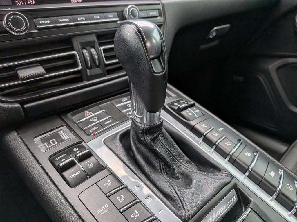 2021 Porsche Macan Base