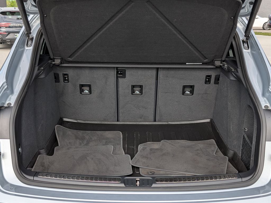 2021 Porsche Macan Base