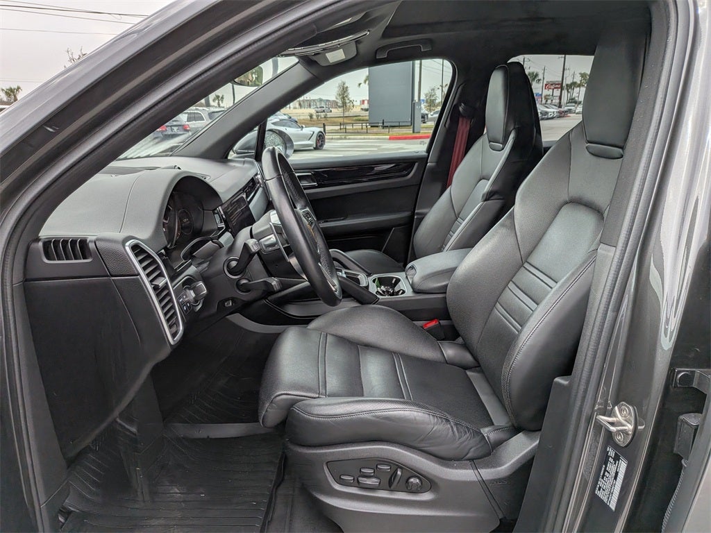 2022 Porsche Cayenne Platinum Edition