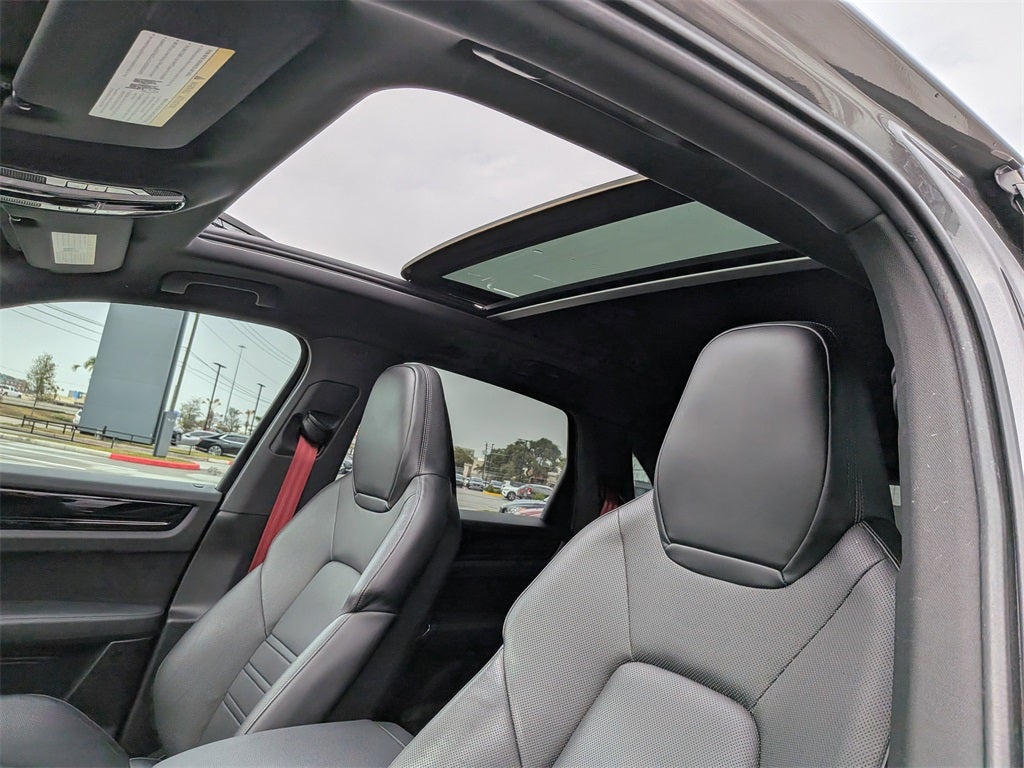 2022 Porsche Cayenne Platinum Edition