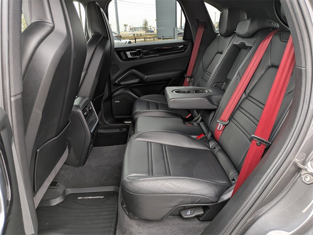 2022 Porsche Cayenne Platinum Edition