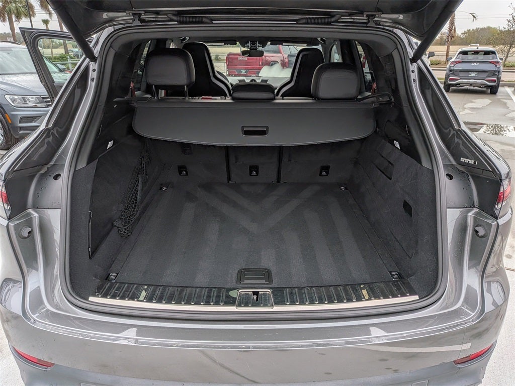 2022 Porsche Cayenne Platinum Edition