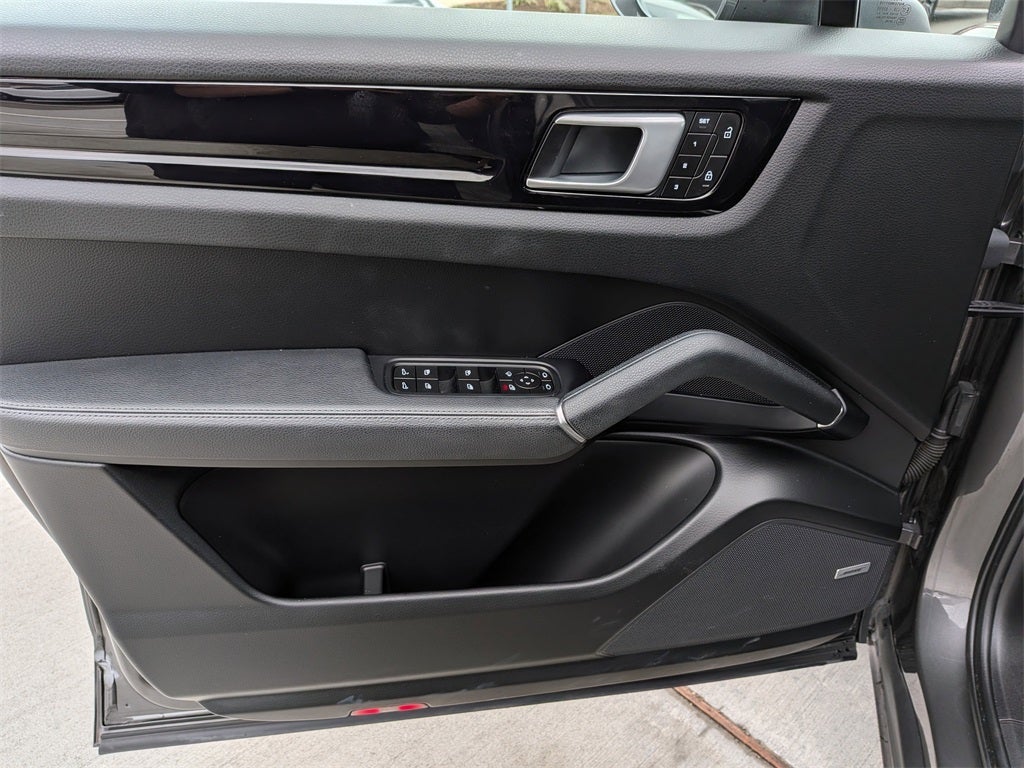 2022 Porsche Cayenne Platinum Edition