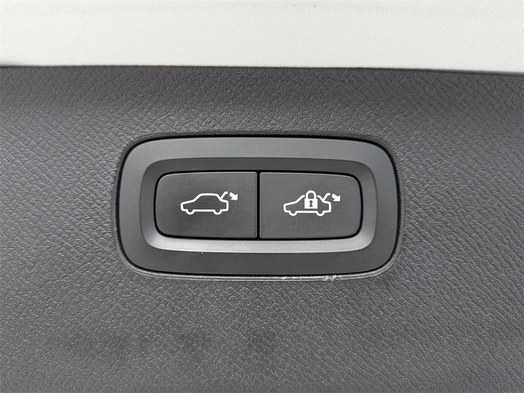 2019 Volvo XC90 T5 Momentum