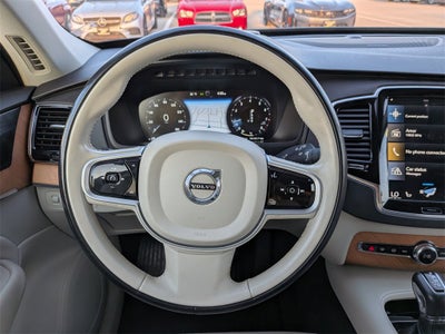 2022 Volvo XC90 T6 Momentum