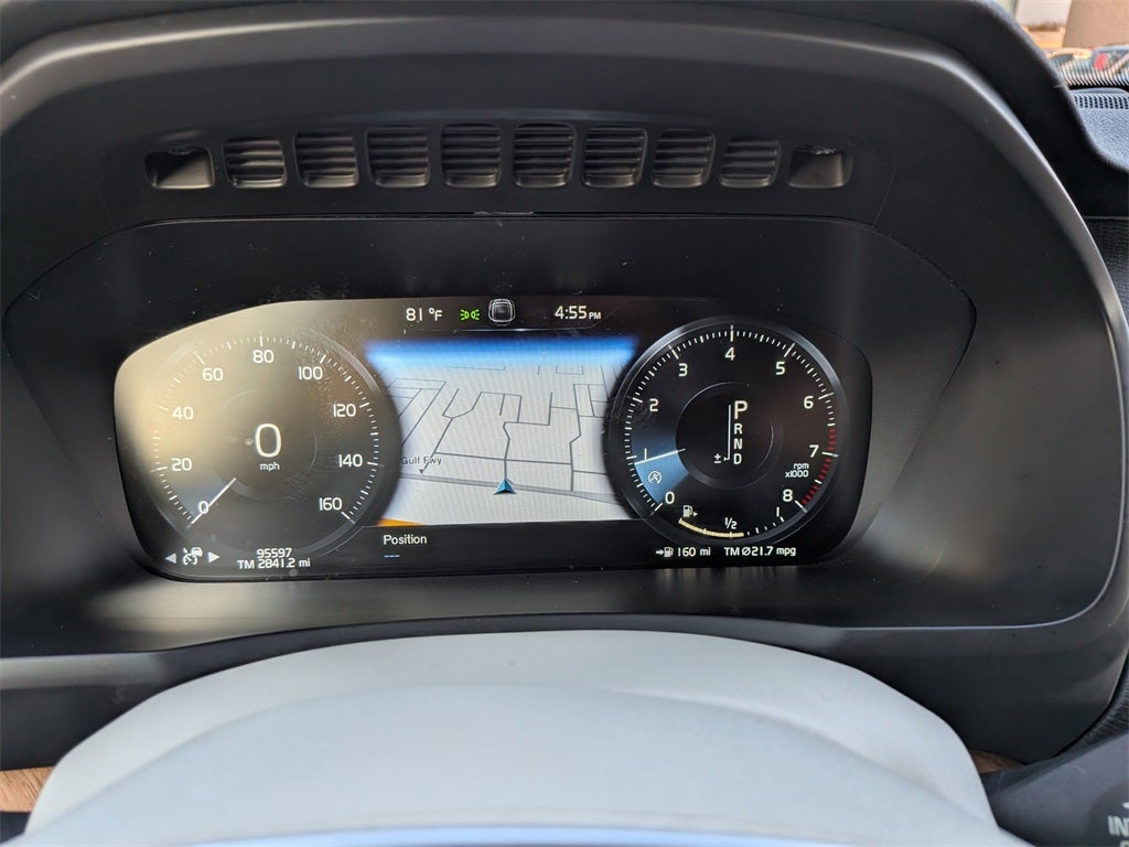 2022 Volvo XC90 T6 Momentum