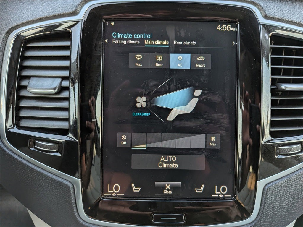 2022 Volvo XC90 T6 Momentum