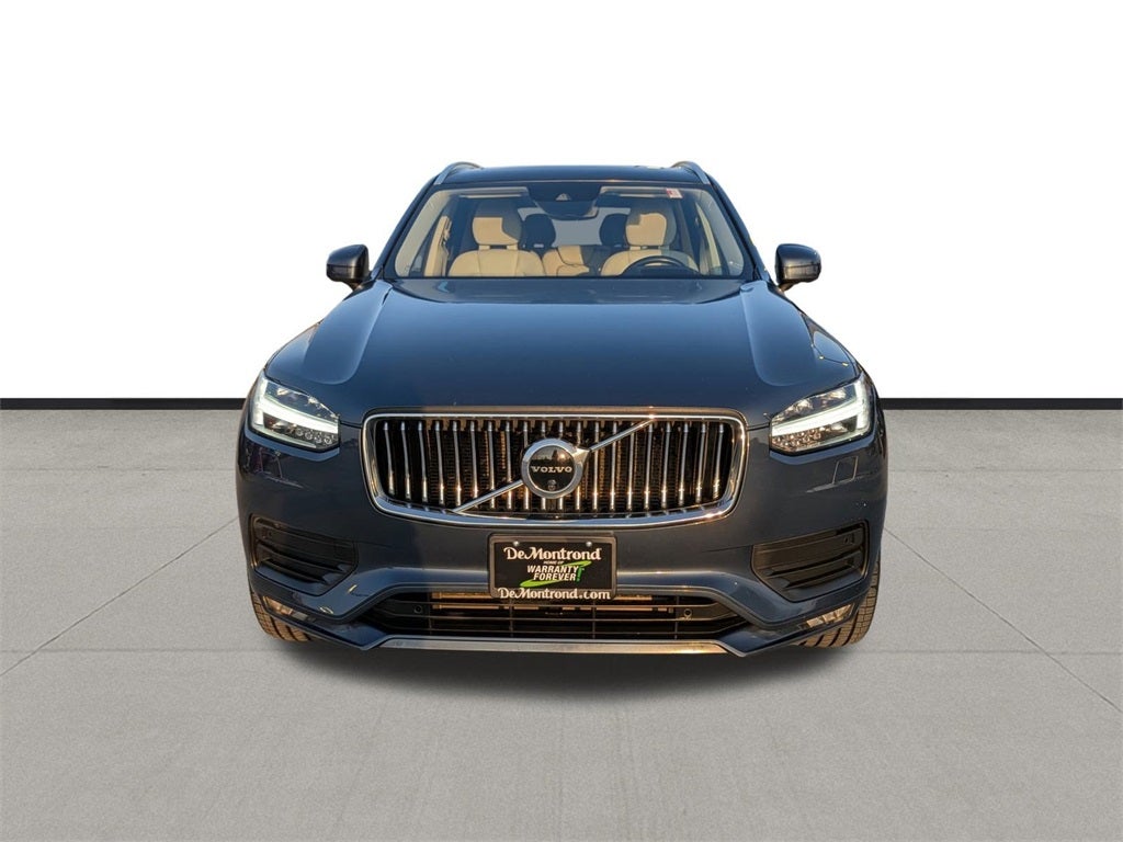 2022 Volvo XC90 T6 Momentum