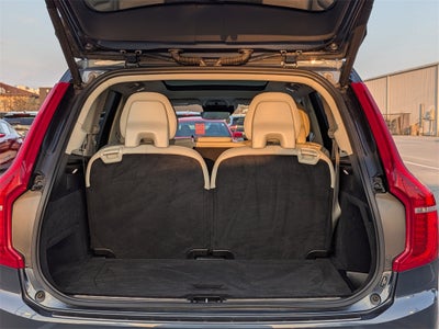 2022 Volvo XC90 T6 Momentum