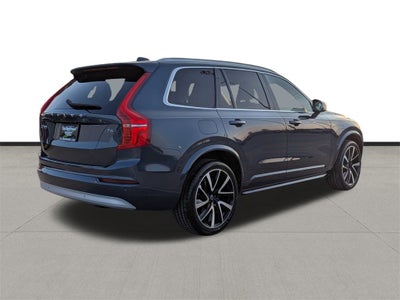 2022 Volvo XC90 T6 Momentum
