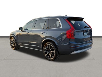 2022 Volvo XC90 T6 Momentum