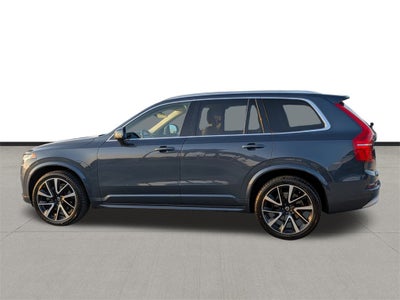 2022 Volvo XC90 T6 Momentum