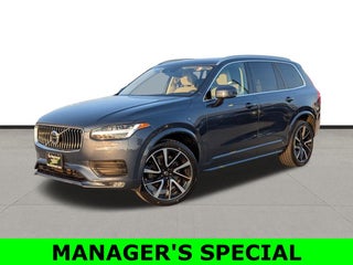 2022 Volvo XC90 T6 Momentum