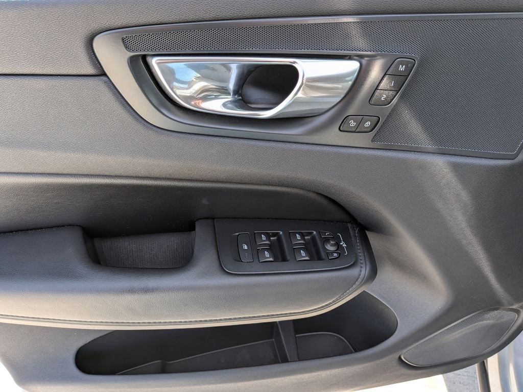 2024 Volvo XC60 B5 Core