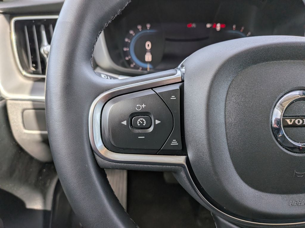 2024 Volvo XC60 B5 Core