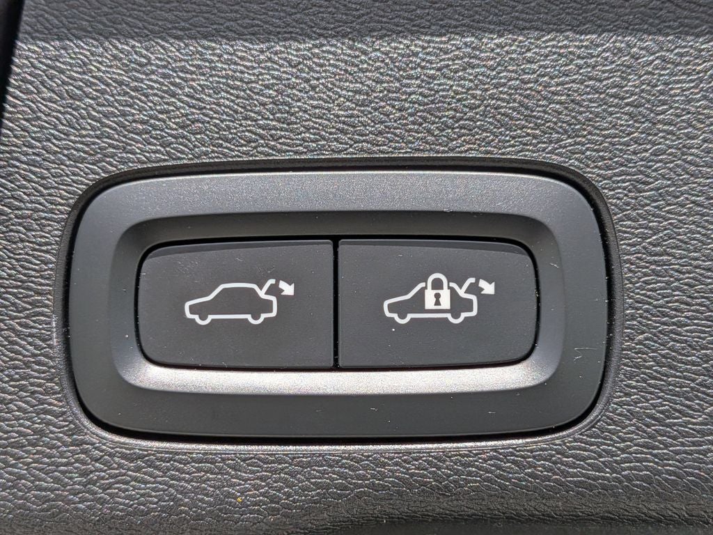 2024 Volvo XC60 B5 Core